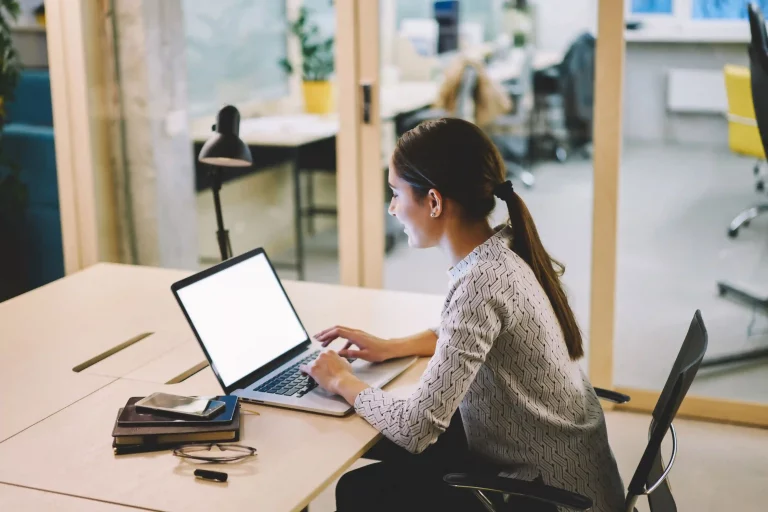 How Technology Shapes Efficient Public Administration Workflows